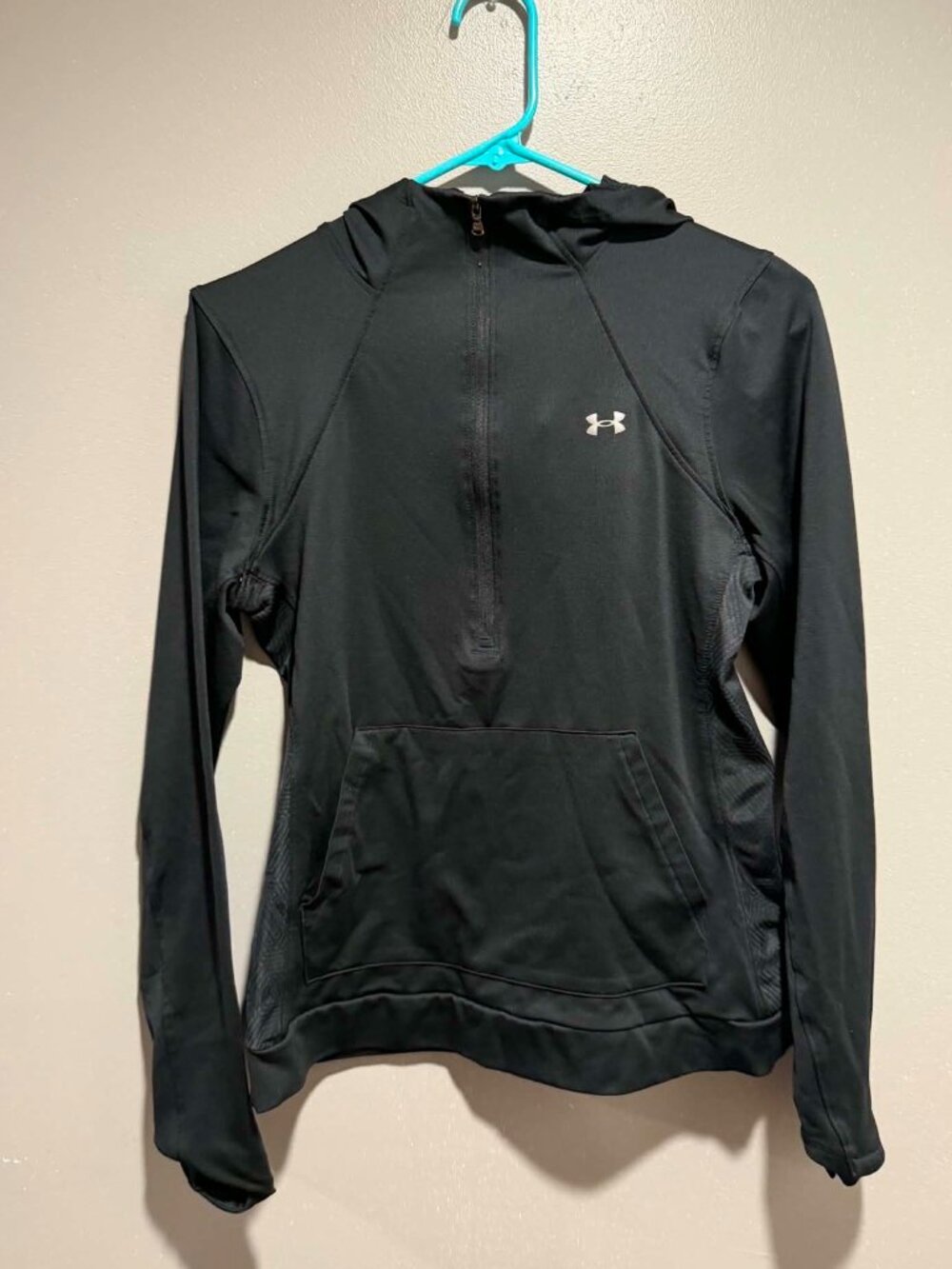 Under Armour Pull Over Medium